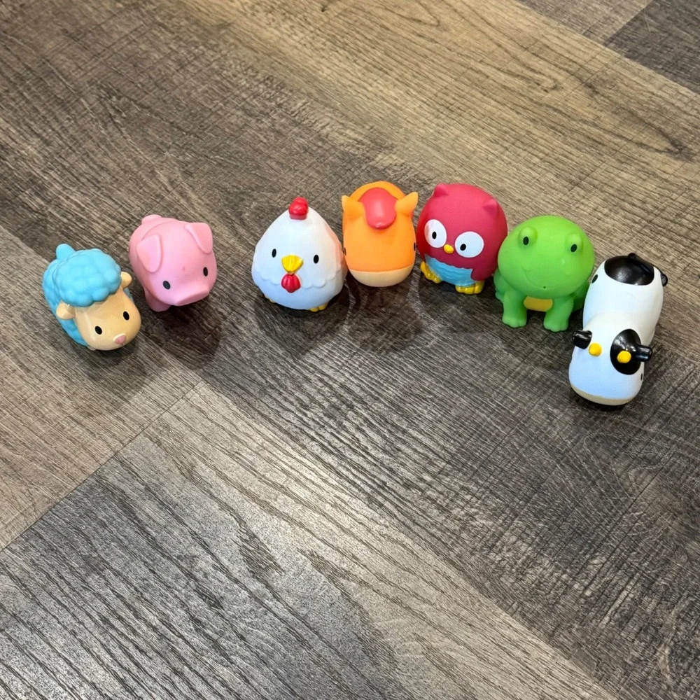 Munchkin Barnyard Friends Animal Bath Squirts Set of 7 Cow Pig Sheep Frog Owl